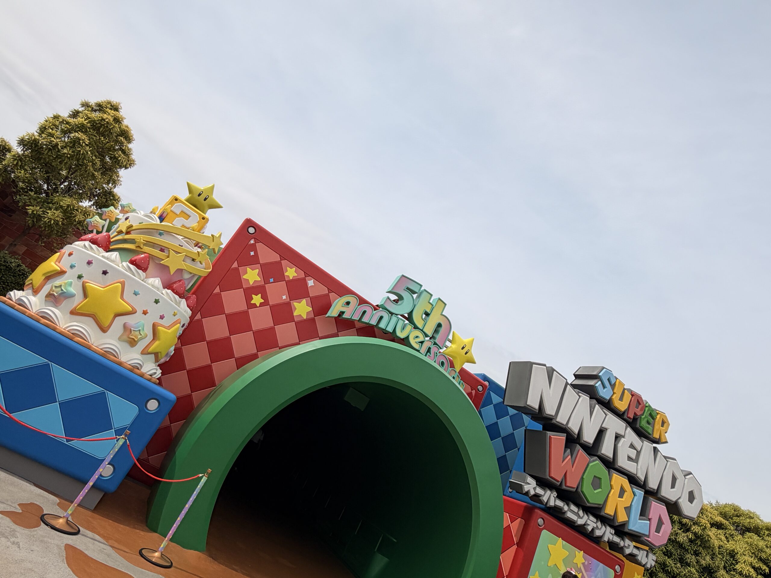 【USJ】スーパー・ニンテンドー・ワールド攻略ガイド|入場整理券・3つのアトラクション・フードを解説